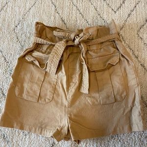 Kaki Shorts